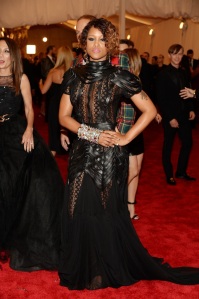 Eve truly embodied the punk theme at this year's Met gala; but you know the media never highlighting what's right! -_-